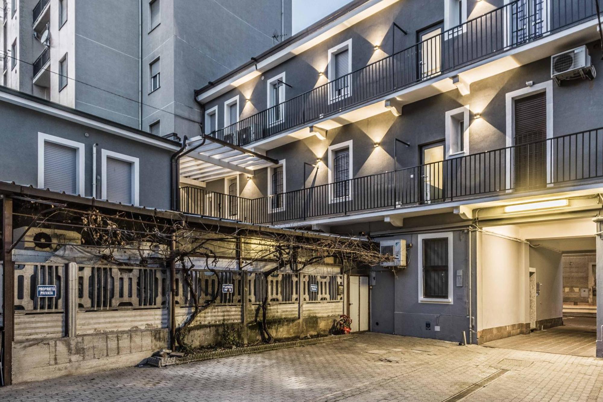 La Perla Rooms Saronno Exterior photo